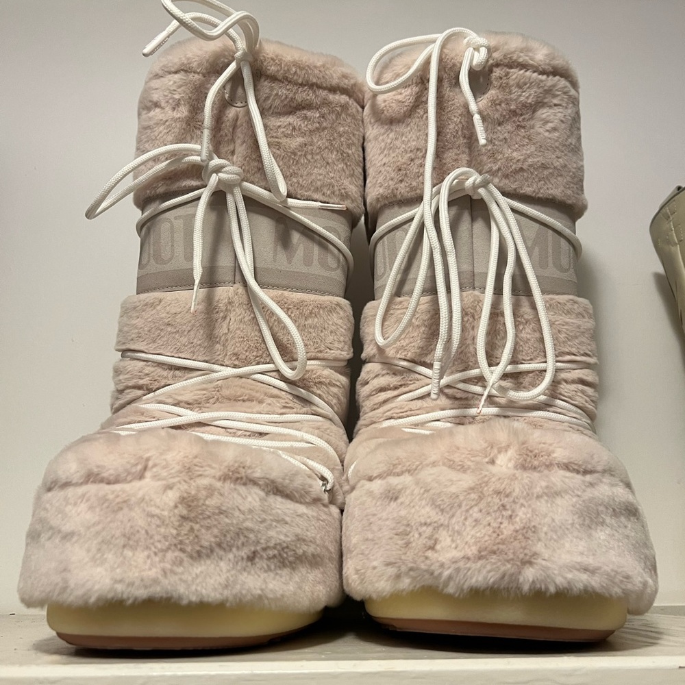 Fur Moon Boots